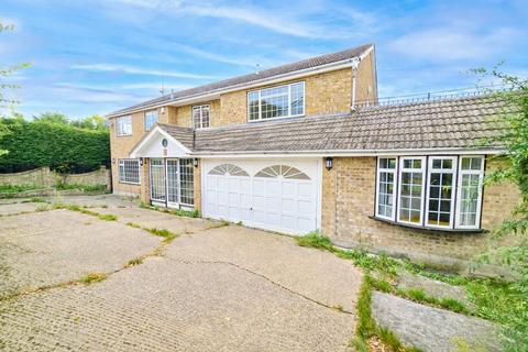 Silvertree Close, Hockley, Essex, SS5