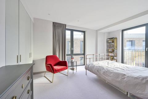 2 bedroom flat for sale, Drapers Yard, Wandsworth Town, London, SW18