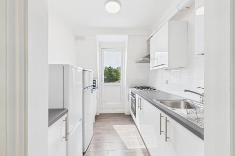 4 bedroom apartment to rent, Kilburn High Road, London, NW6
