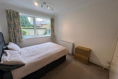 2 bedroom flat to rent, Southwood Court, Pine Grove, Weybridge, KT13
