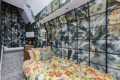 2 bedroom flat for sale, Woburn Place, London WC1H