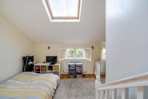 Flat D, 112 Gordon Road, London, W13 8PJ