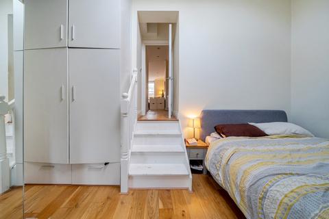 Flat D, 112 Gordon Road, London, W13 8PJ