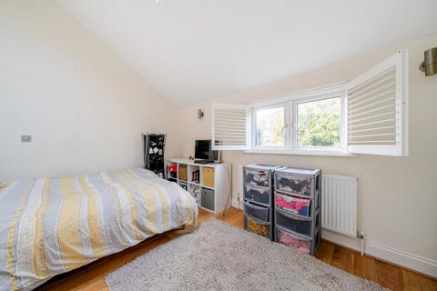 Flat D, 112 Gordon Road, London, W13 8PJ