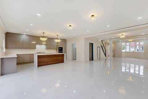 5 bedroom semi-detached house for sale, Harrow, Greater London HA2