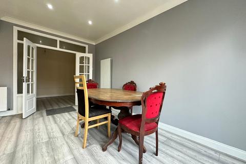 undefined, Great South West Road, Hounslow TW4
