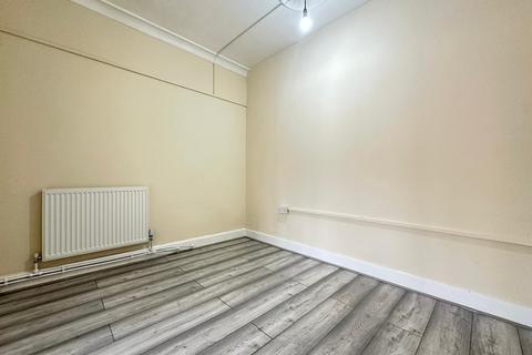undefined, Great South West Road, Hounslow TW4