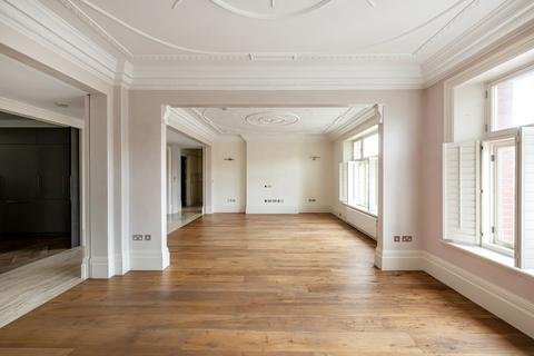 4 bedroom apartment to rent, Old Court House
