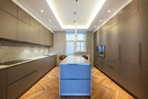 4 bedroom apartment to rent, Old Court House