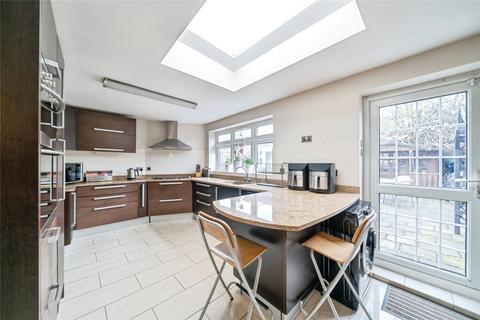 3 bedroom semi-detached house to rent, Wyndham Crescent, Whitton, Hounslow, TW4
