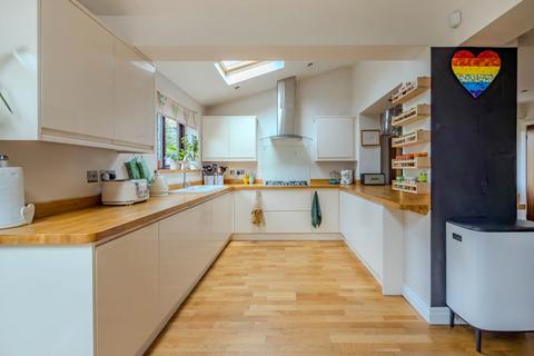 4 bedroom detached house for sale, Ibbetson Oval, Leeds