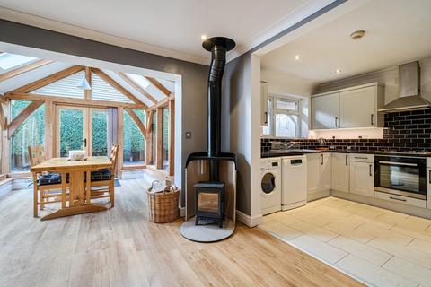 undefined, Chobham,  Surrey,  GU24