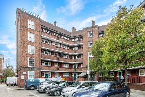 4 bedroom flat to rent, Pembury Road, London E5