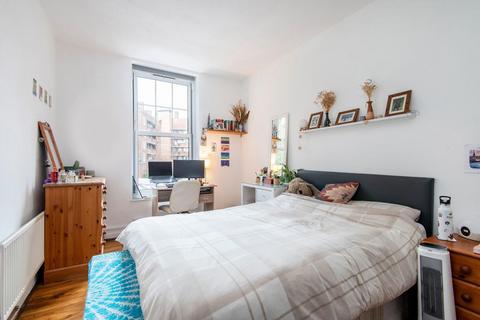 4 bedroom flat to rent, Pembury Road, London E5