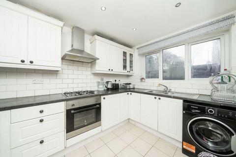 undefined, Peveret Close, London N11