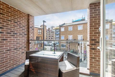 1 bedroom flat to rent, Wadeson Street, London E2