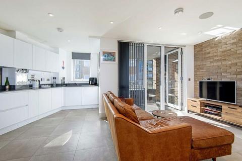 1 bedroom flat to rent, Wadeson Street, London E2