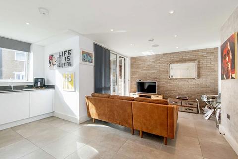 1 bedroom flat to rent, Wadeson Street, London E2