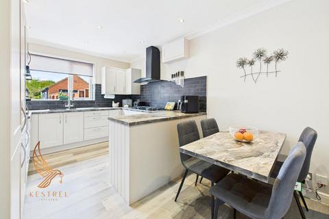 3 bedroom semi-detached house for sale, West Avenue, South Elmsall WF9