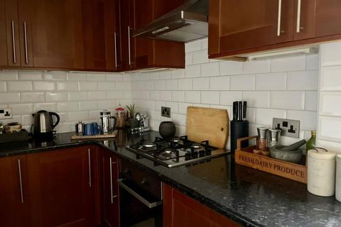 2 bedroom flat to rent, Grange Road, Ealing