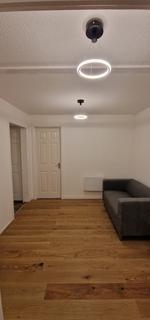3 bedroom flat to rent, Upper Clapton, London