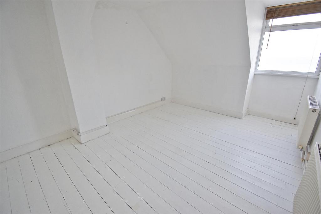 Bedroom 1.jpg