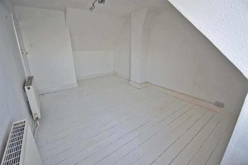 Bedroom 1.2.jpg