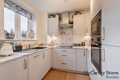1 bedroom apartment for sale, Roslin Place, Station Road, Hook, RG27 9GU
