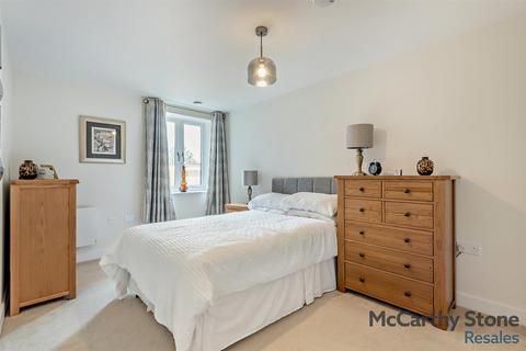 1 bedroom apartment for sale, Roslin Place, Station Road, Hook, RG27 9GU