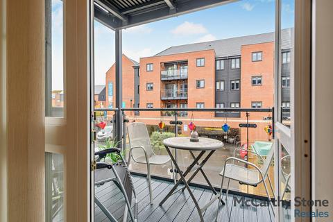 1 bedroom apartment for sale, Roslin Place, Station Road, Hook, RG27 9GU
