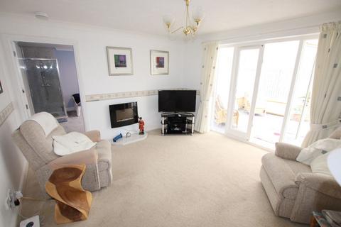 4 bedroom detached house for sale, Selsey Avenue, Clacton on Sea, CO15