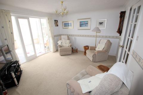 4 bedroom detached house for sale, Selsey Avenue, Clacton on Sea, CO15