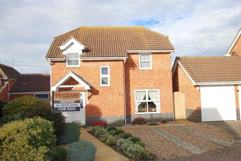 4 bedroom detached house for sale, Selsey Avenue, Clacton on Sea, CO15