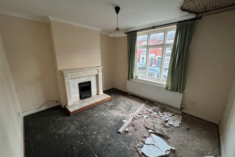 3 bedroom semi-detached house for sale, 62 Baxter Avenue, Kidderminster, DY10 2HB