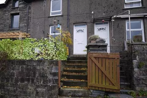 2 bedroom terraced house for sale, Manod