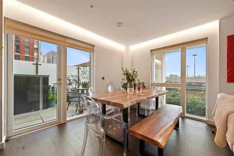 2 bedroom apartment to rent, Lanchester Way, London SW11