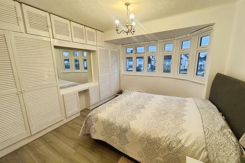 1 bedroom in a house share to rent, Fieldway Petts Wood BR5