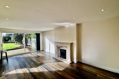 4 bedroom detached house to rent, Saint Andrews Drive, Nuneaton CV11