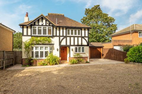 5 bedroom detached house to rent, Longdown Lane North, Epsom KT17