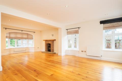 5 bedroom detached house to rent, Longdown Lane North, Epsom KT17