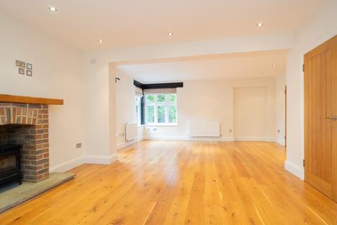 5 bedroom detached house to rent, Longdown Lane North, Epsom KT17