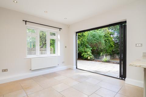 5 bedroom detached house to rent, Longdown Lane North, Epsom KT17
