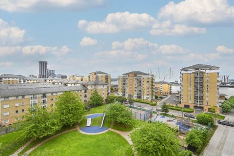 2 bedroom flat for sale, Explorers Court, Canary Wharf, London, E14