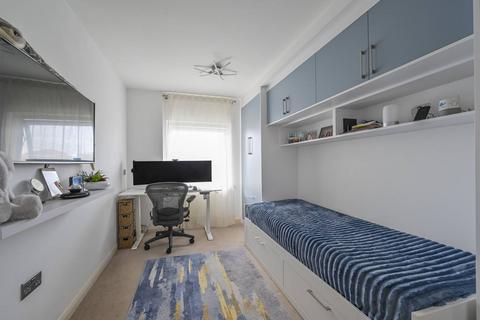 2 bedroom flat for sale, Explorers Court, Canary Wharf, London, E14