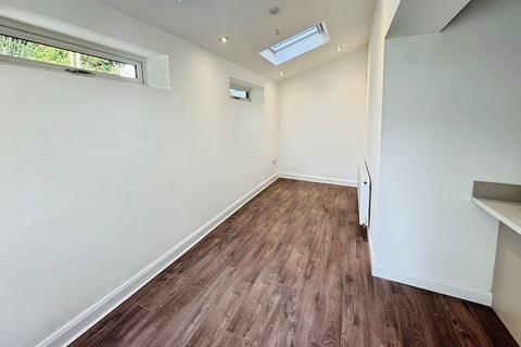 3 bedroom semi-detached house for sale, Parkwood Road, Shipley, BD18