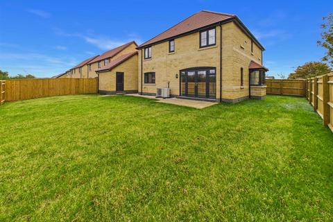 undefined, Garden Close, Sutton Benger SN15