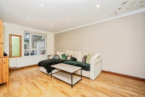 4 bedroom terraced house for sale, Lausanne Road, London SE15