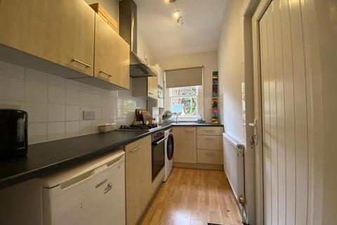 1 bedroom ground floor flat to rent, Egerton Road North, Manchester
