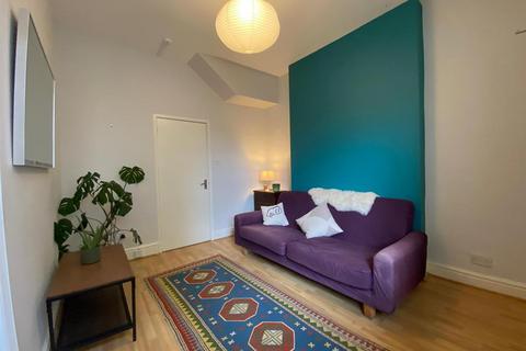 1 bedroom ground floor flat to rent, Egerton Road North, Manchester