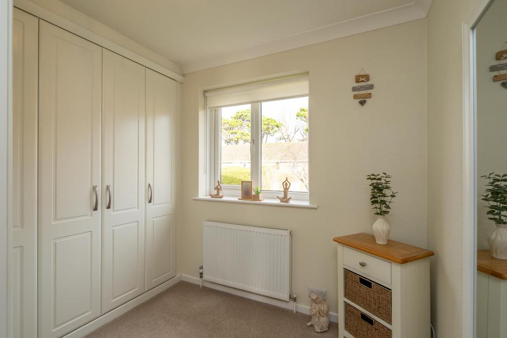 Bedroom 4.jpg